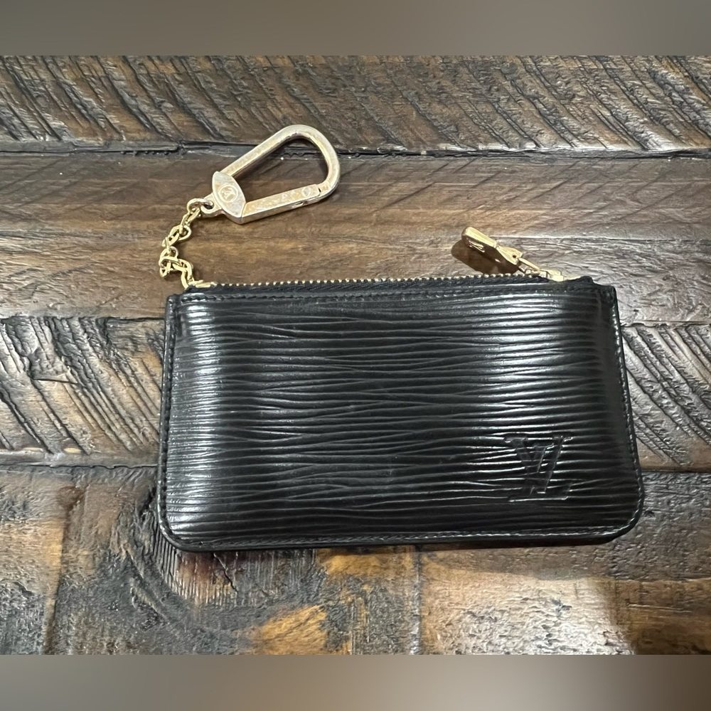 LOUIS VUITTON Black Epi Leather Noir Pochette Cles